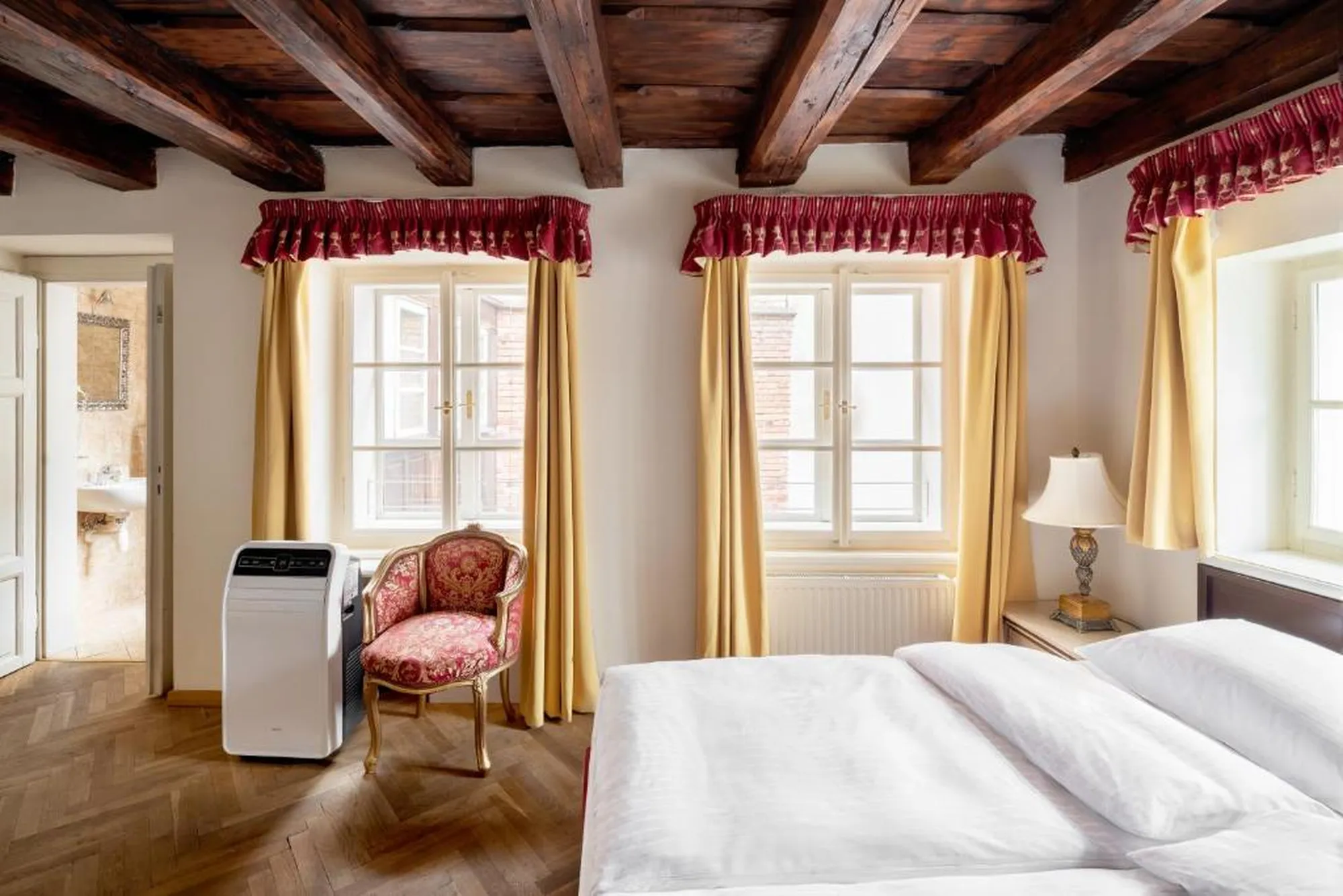 Duplex Triple Room featured photo