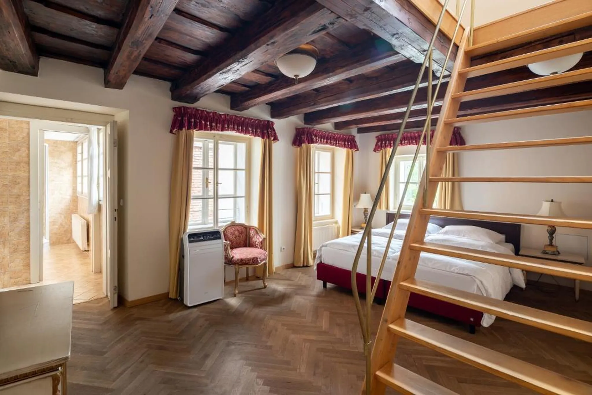 Duplex Triple Room gallery preview 2