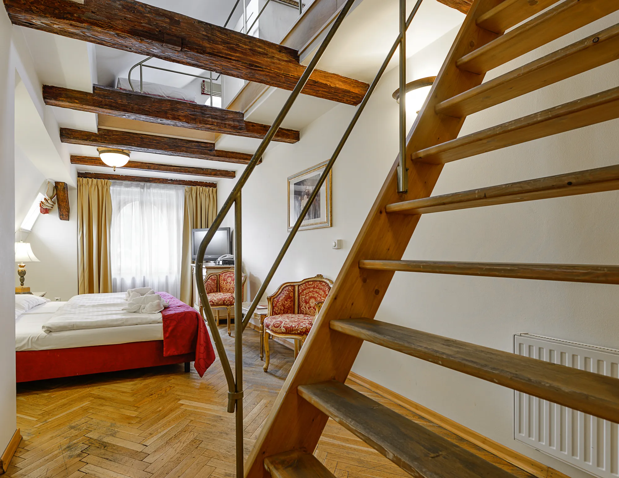 Maisonette with City View gallery preview 4
